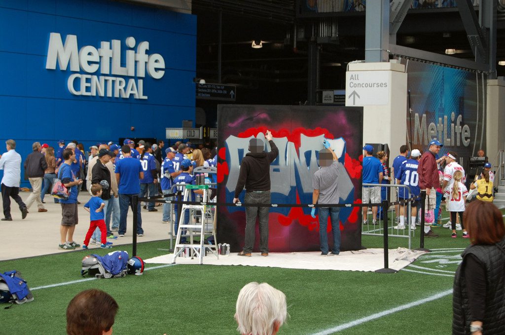 Sports Graffiti Artist - Fans of Football at Metlife